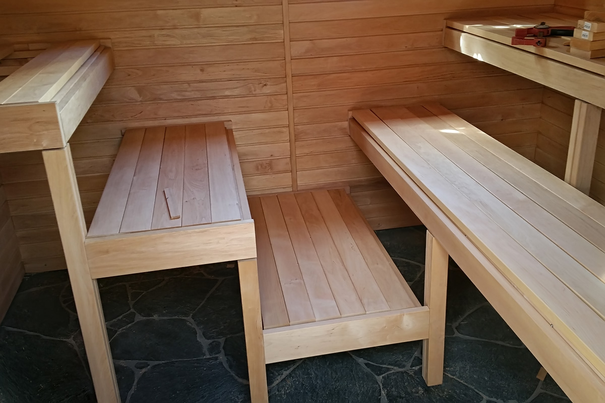 feines Saunaholz für Bänke und Wände