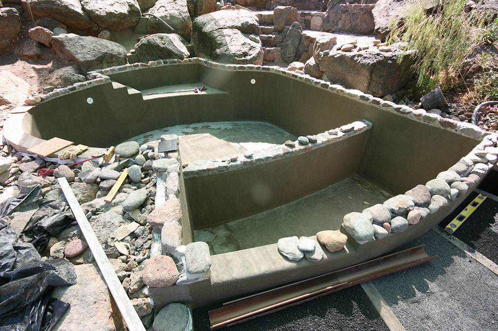 Beckenumrandung mit Naturstein