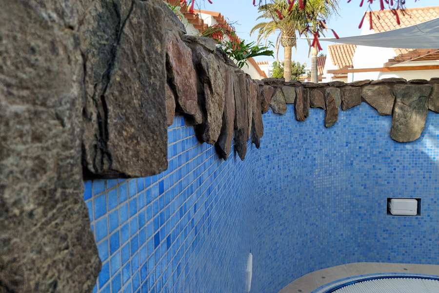 piedra natural forma de lagrima