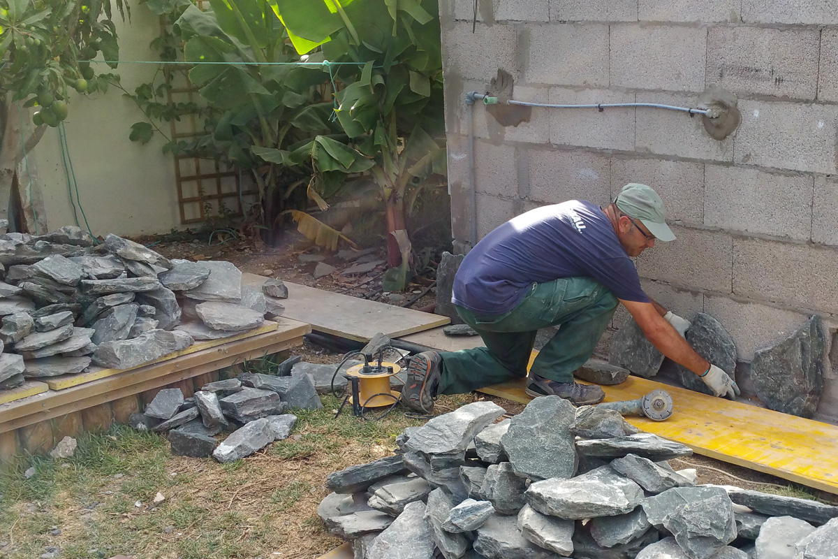 Maurer bei der Arbeit