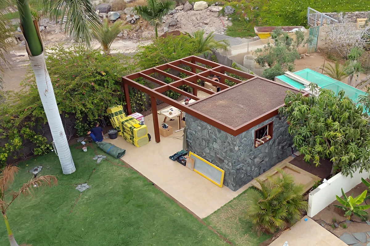 Sauna und Pergola aus Vogelperspektive