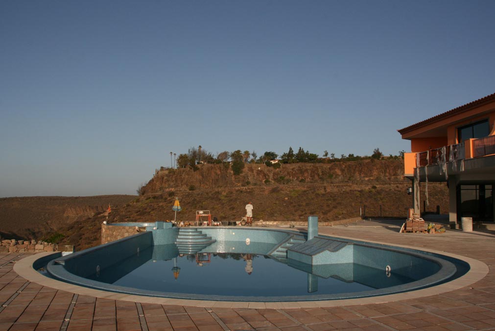 Das fertige Becken erste Füllung