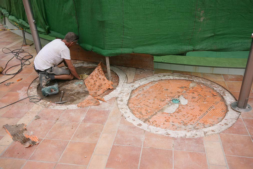 Retirar mosaicos antiguos