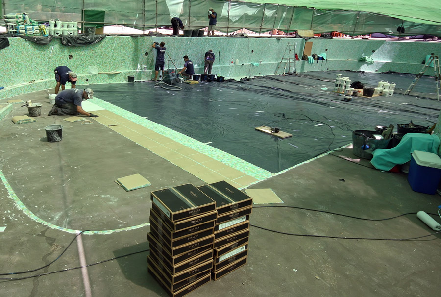 Boden schützen bei Wandverfugung