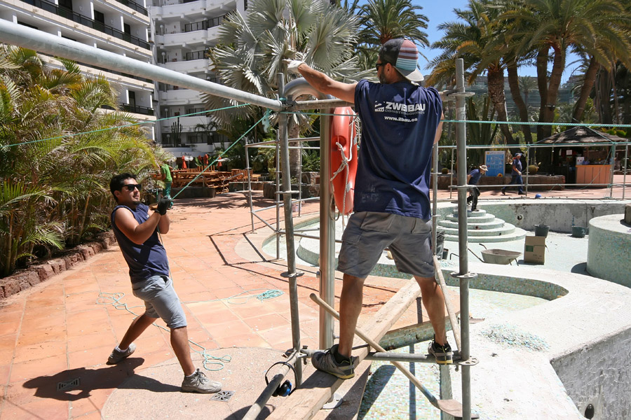 Verschattungsplanen spannen