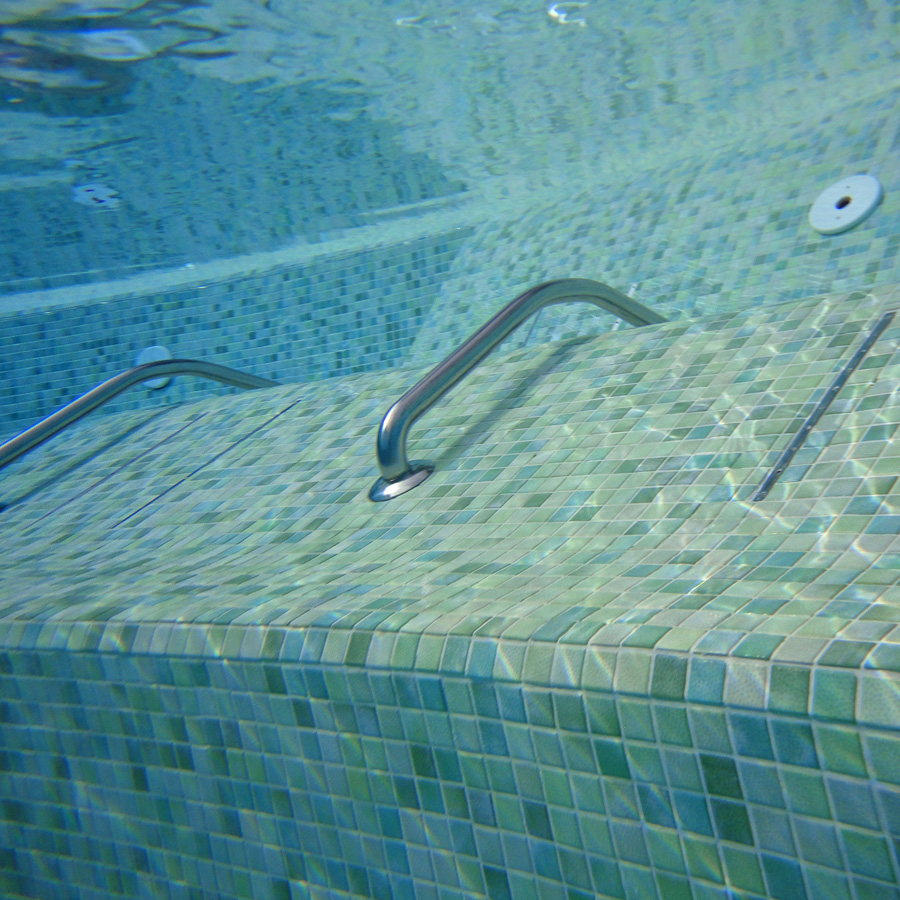 Sprudelliege unter Wasser