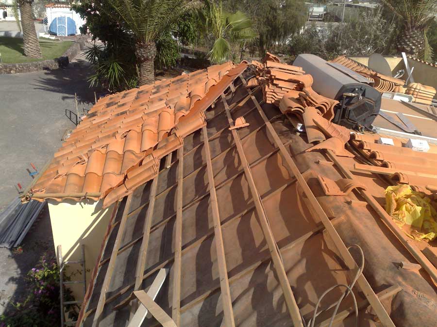 Tejado dos agua de ladrillo